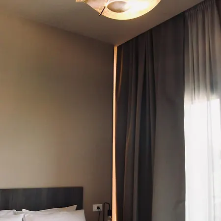 Daire Katikia, Old Square Pefkochori