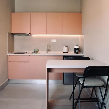 Διαμέρισμα Katikia, Old Square