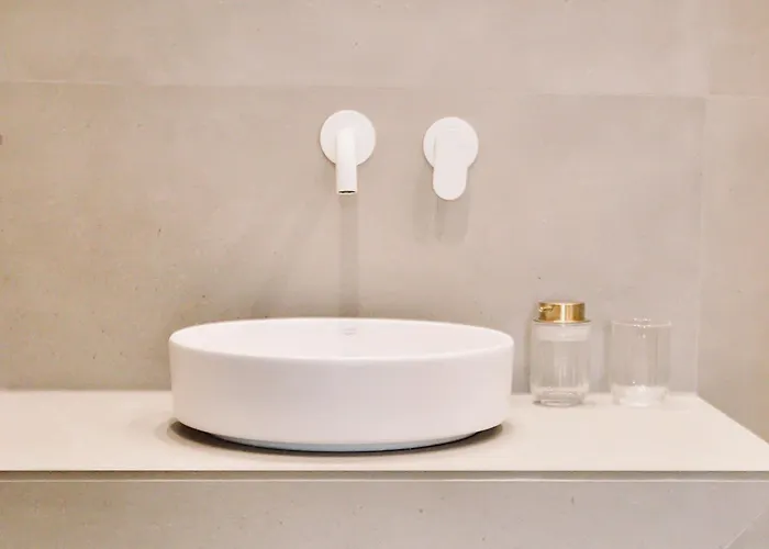 Διαμέρισμα Katikia, Old Square *